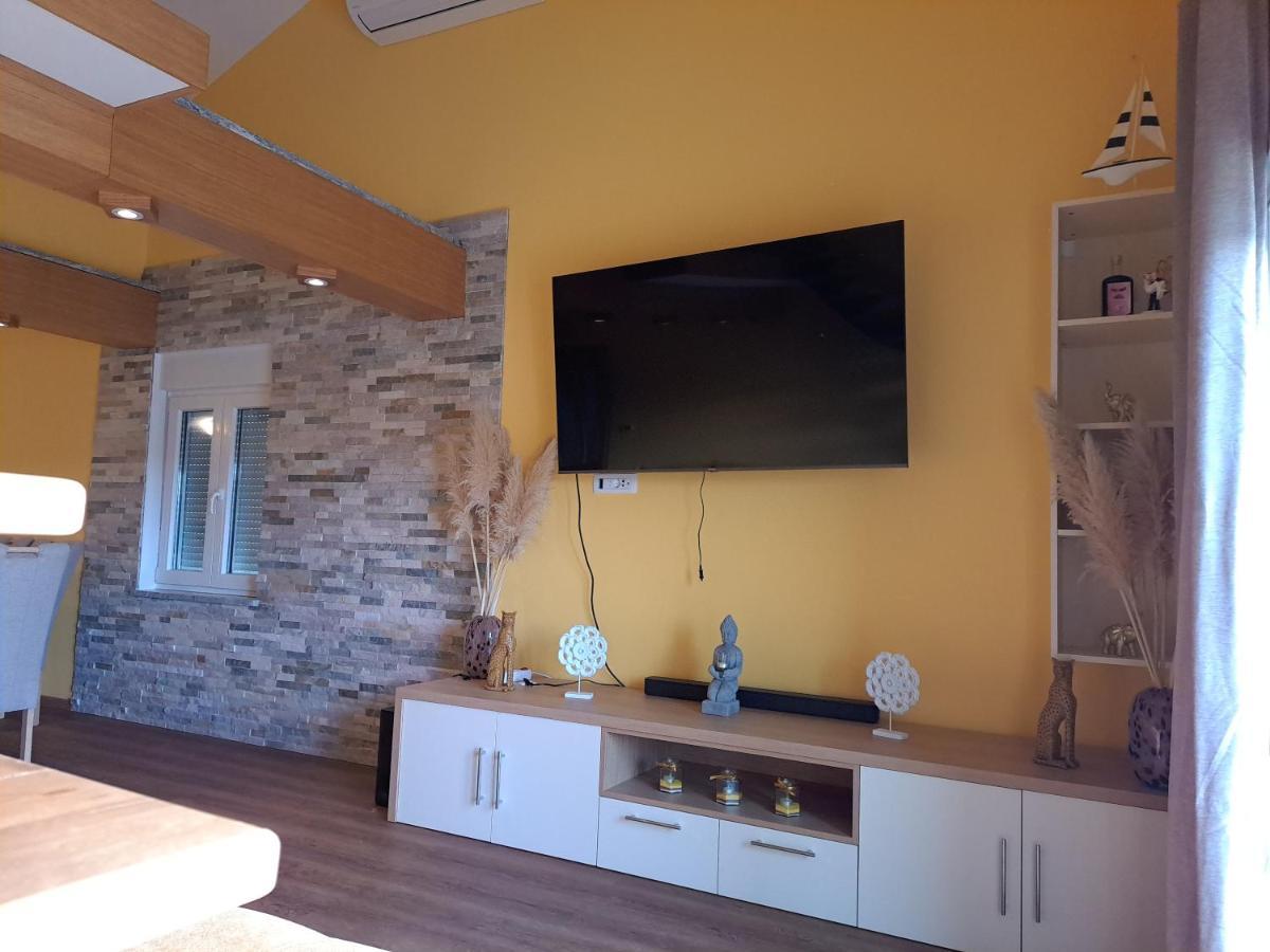 Apartman Vidas Palit Exterior photo
